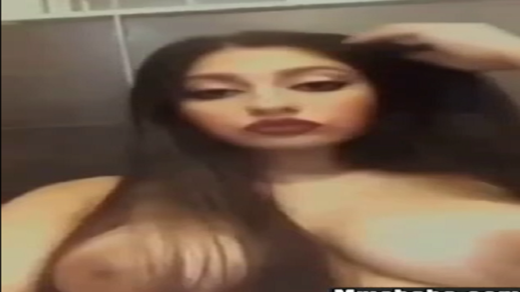 Watch Cute Desi Girl Shows Big Boobs at Indian Amateur Porn porn movies at Cute Desi Girl Shows Big Boobs
